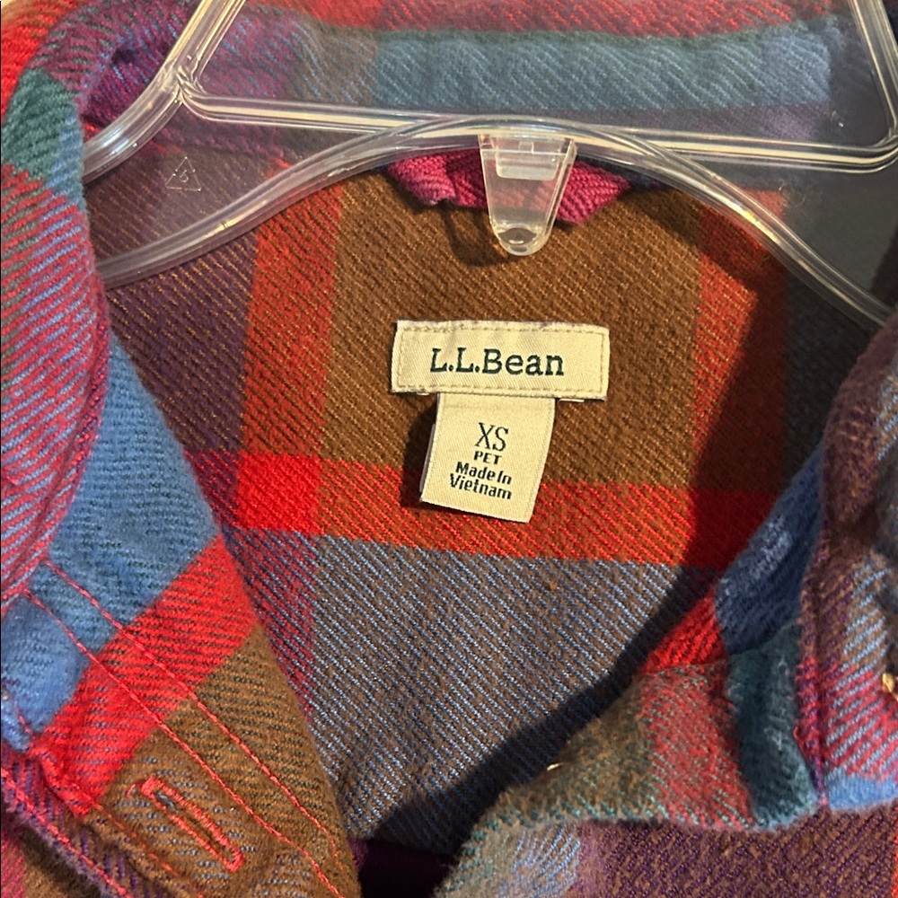LL Bean Women's Petite Flannel - Picture 2 of 10